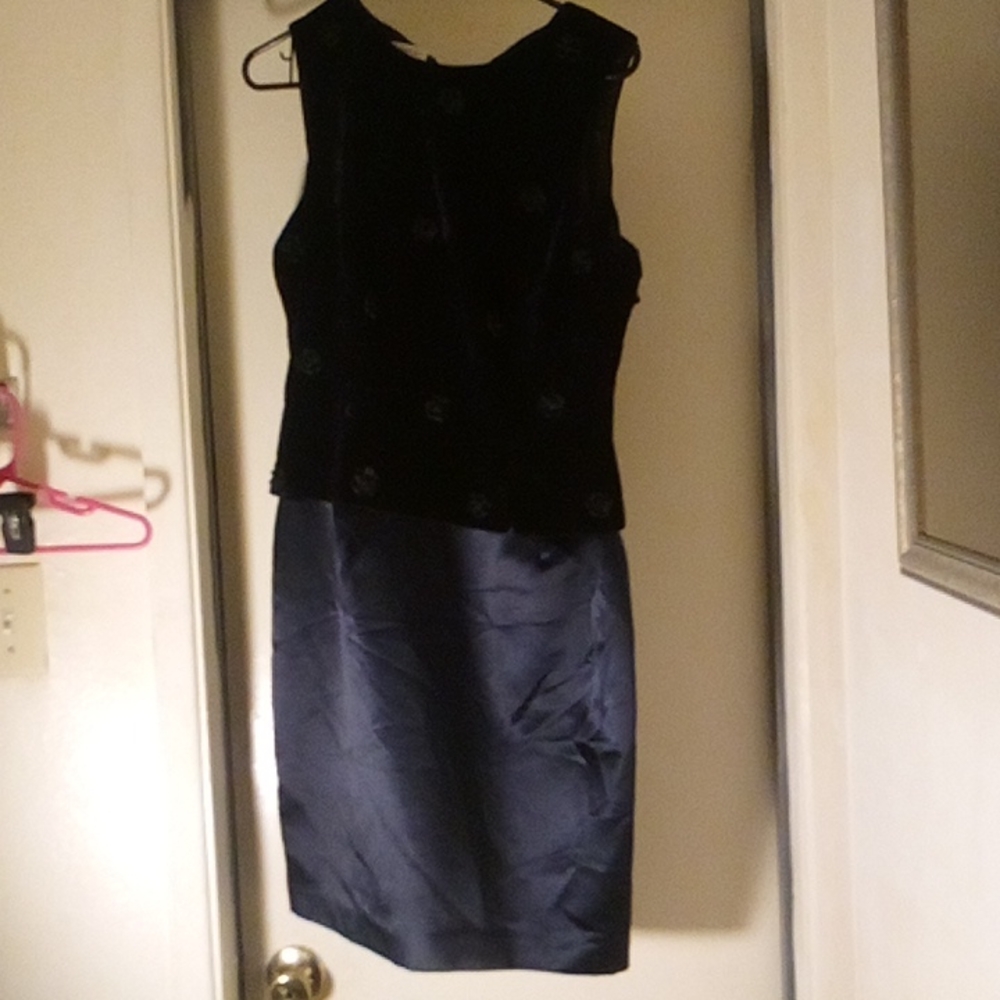 Maggy London by Kenneth Nolan  purple upper navy bottom size 10